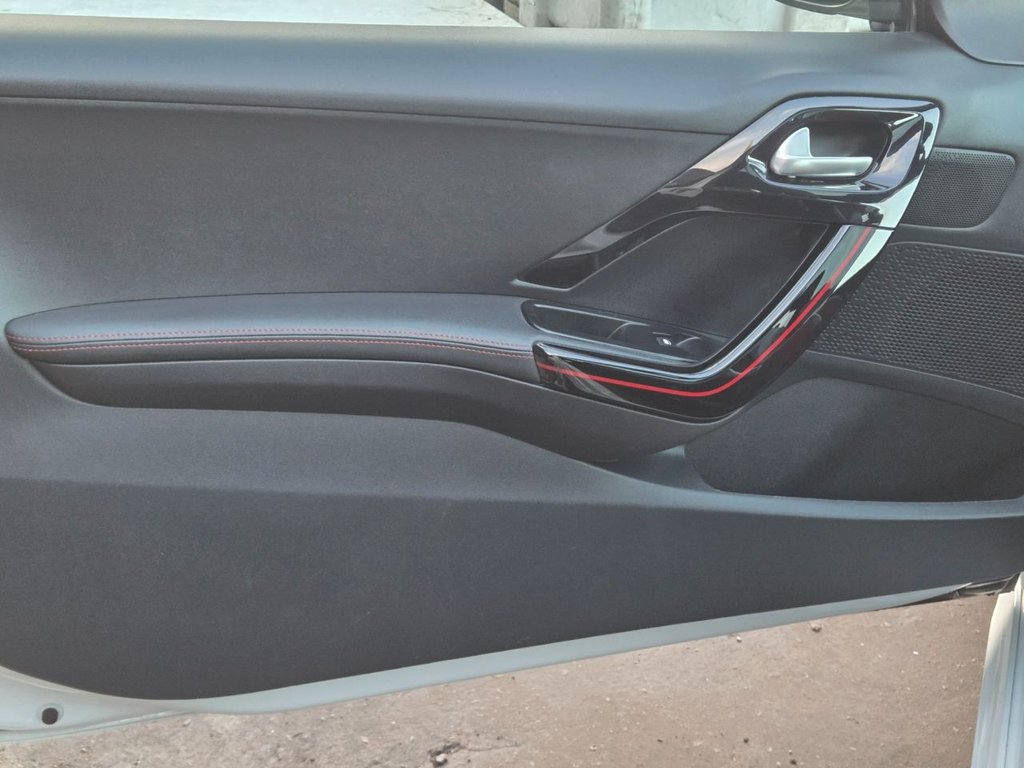 Used Peugeot 208 2015 for sale - 76554780: Photo 15