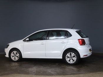 Used Volkswagen Polo 2015 for sale - 76554800: Photo