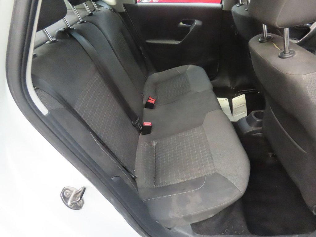 Used Volkswagen Polo 2015 for sale - 76554800: Photo 7