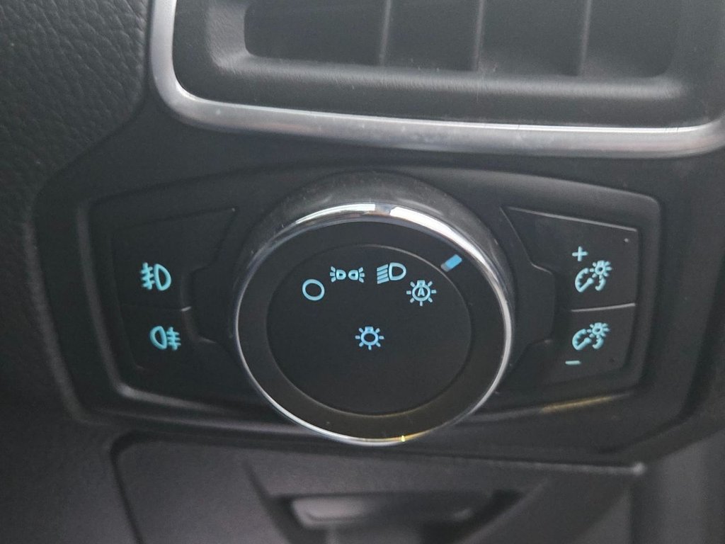 Used Ford Focus 2013 for sale - 76617866: Photo 21