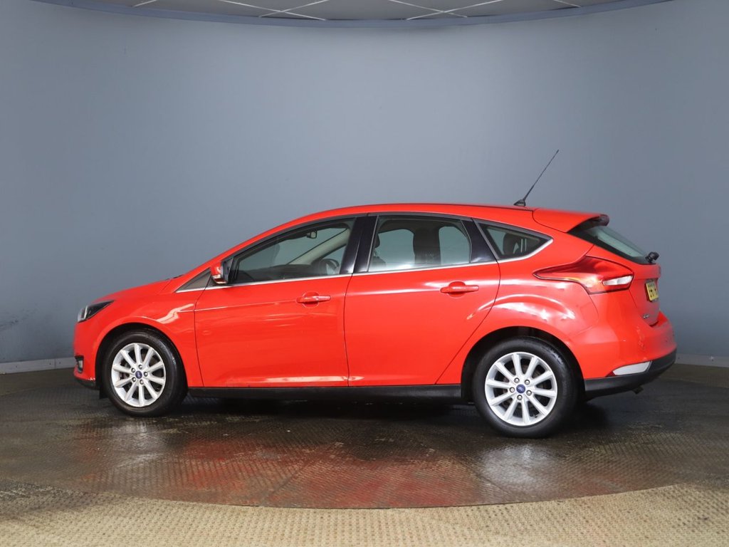 Used Ford Focus 2017 for sale - 76773039: Photo 4
