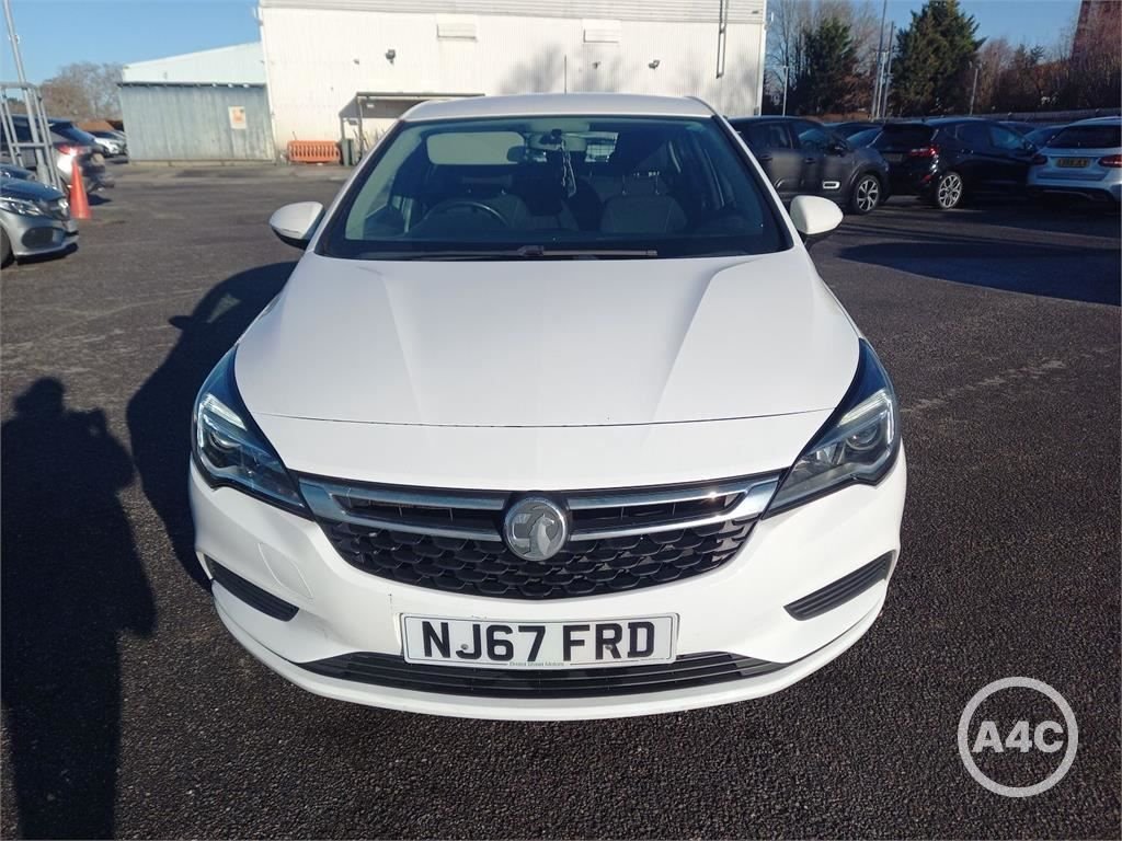 Used Vauxhall Astra 2017 for sale - 77133699: Photo 2