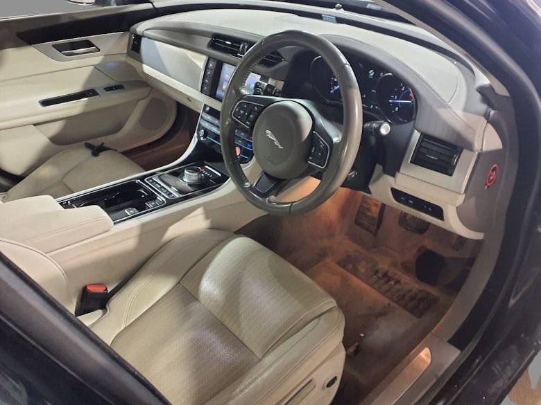 Used Jaguar XF 2016 for sale - 78017326: Photo 3