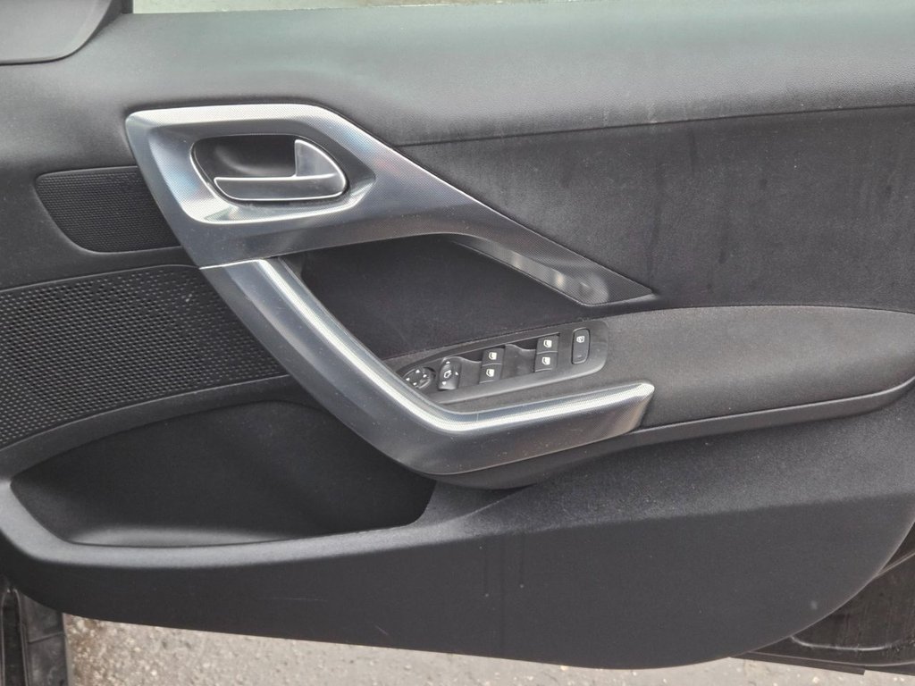 Used Peugeot 2008 2018 for sale - 76554797: Photo 9