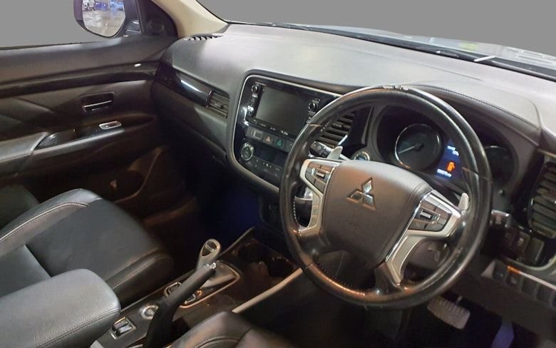 Used Mitsubishi Outlander 2016 for sale - 76900681: Photo 3