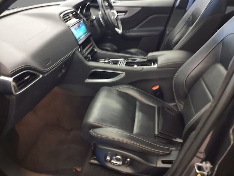 Used Jaguar F-Pace 2018 for sale - 76554785: Photo 3