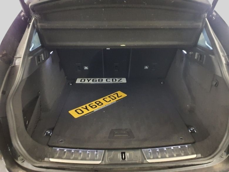 Used Jaguar F-Pace 2018 for sale - 76554785: Photo 9