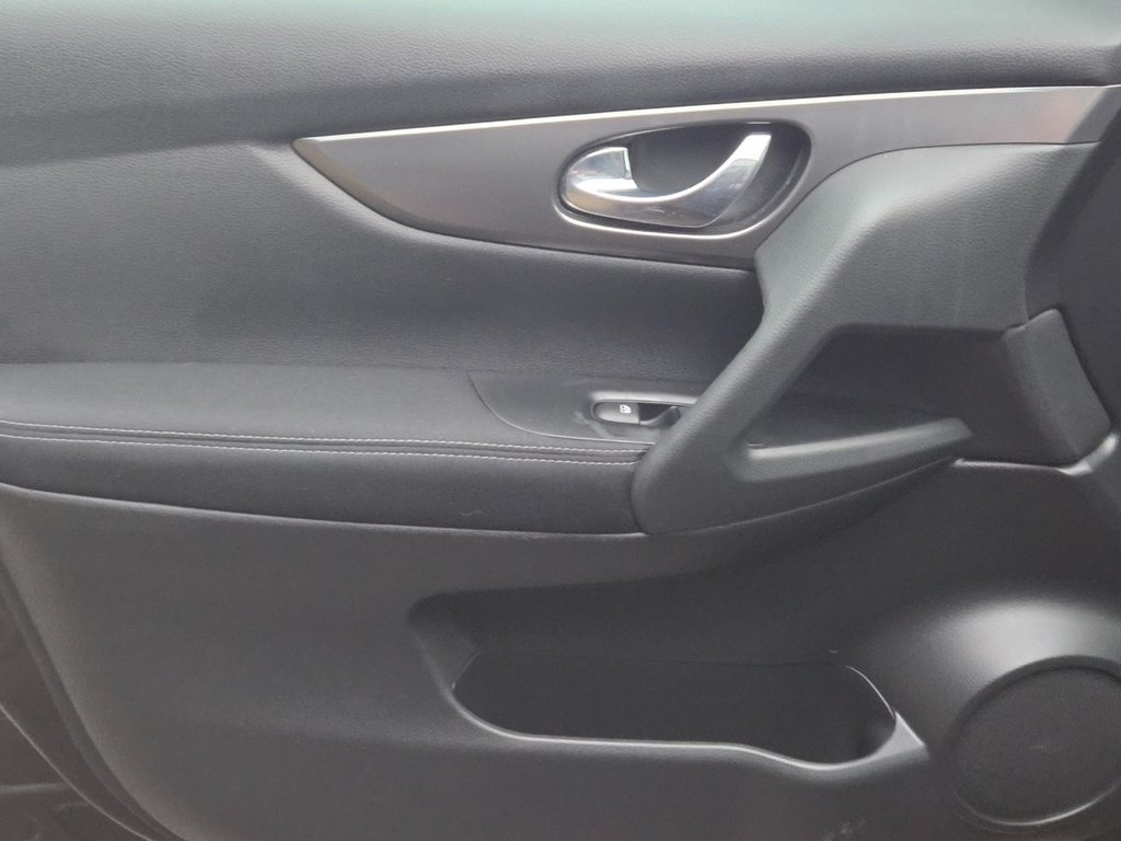 Used Nissan Qashqai 2018 for sale - 76554795: Photo 20