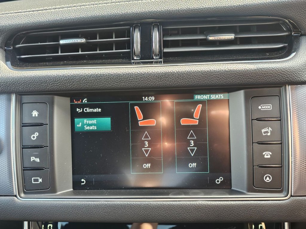 Used Jaguar XF 2017 for sale - 76554815: Photo 28