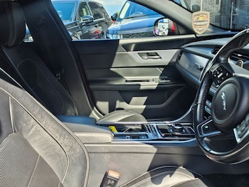 Used Jaguar XF 2017 for sale - 76554815: Photo