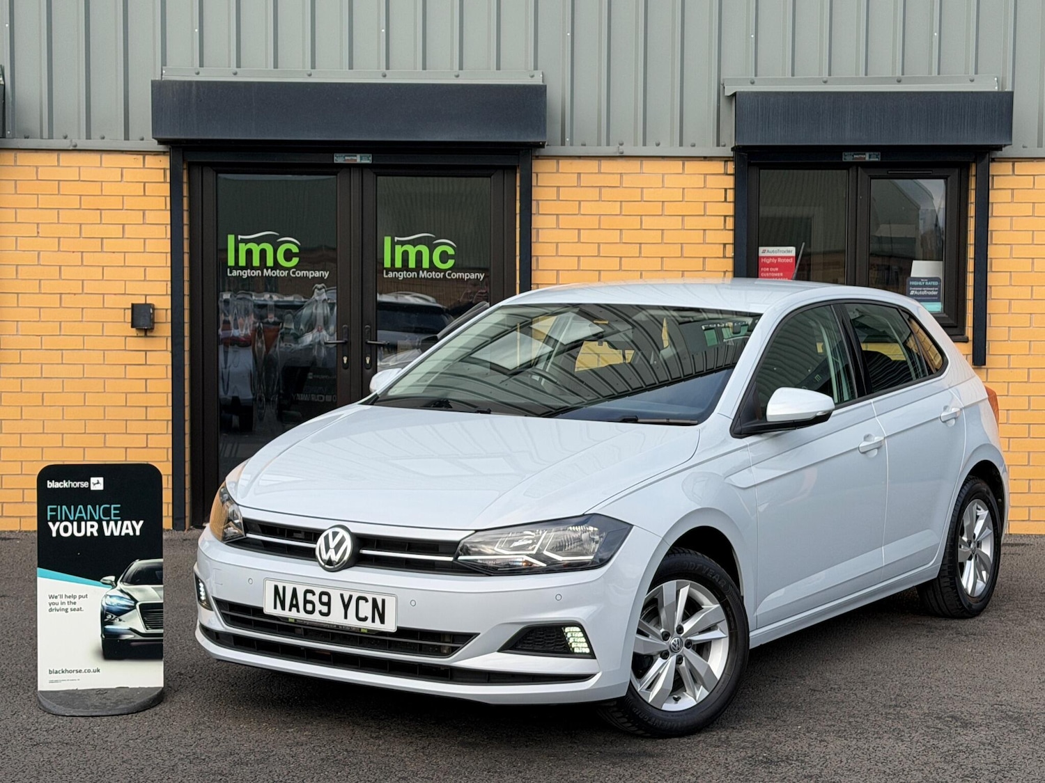 Used Volkswagen Polo 2019 for sale - 76887147: Photo 1