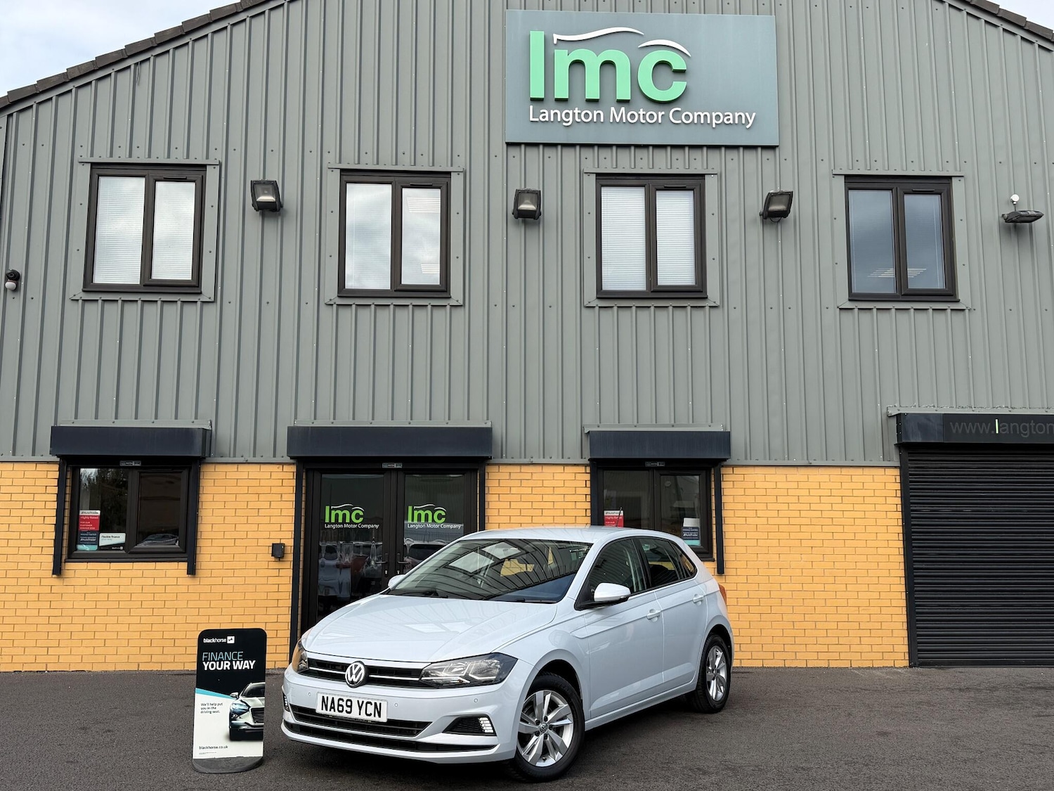 Used Volkswagen Polo 2019 for sale - 76887147: Photo 2