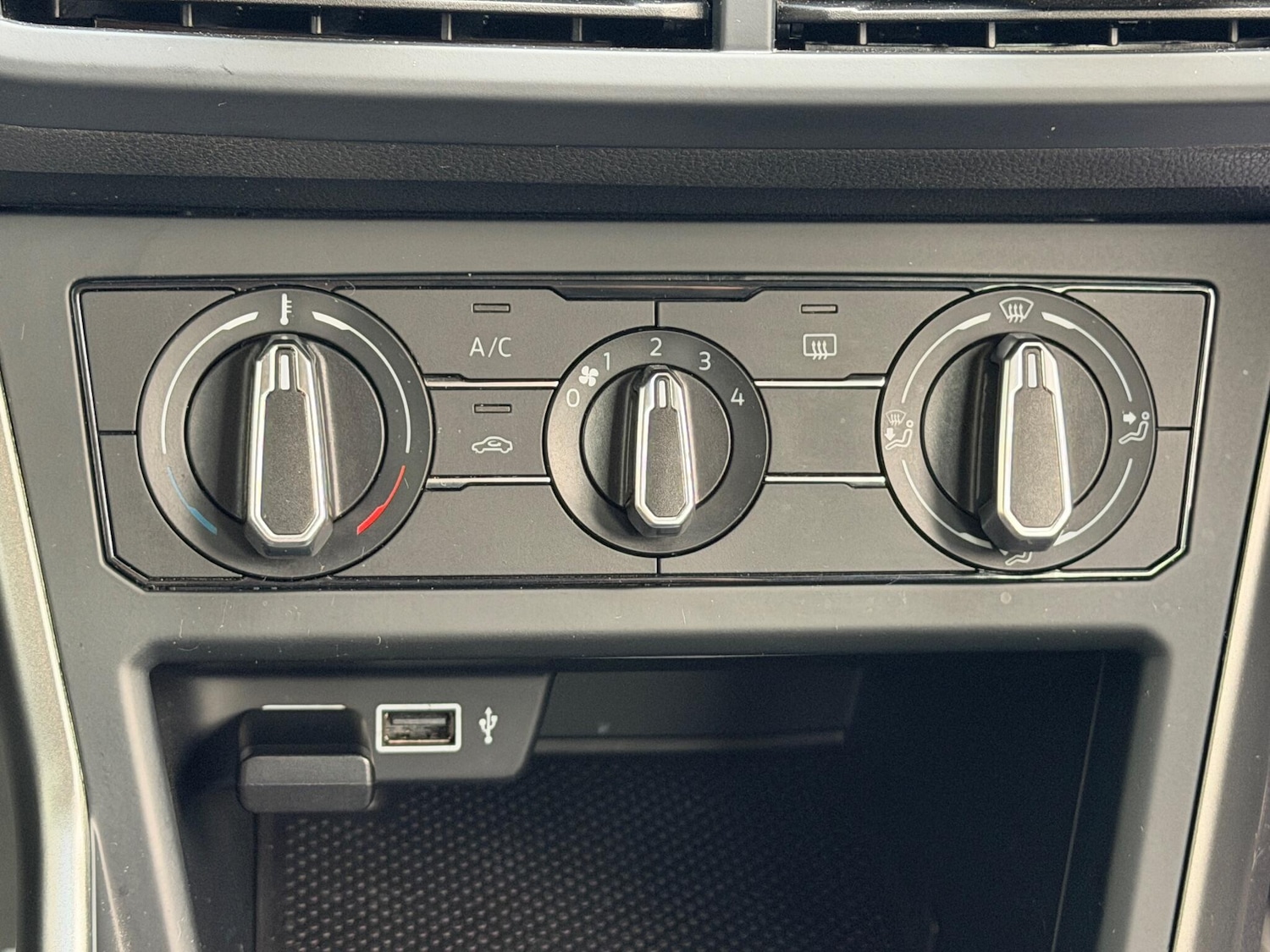 Used Volkswagen Polo 2019 for sale - 76887147: Photo 41