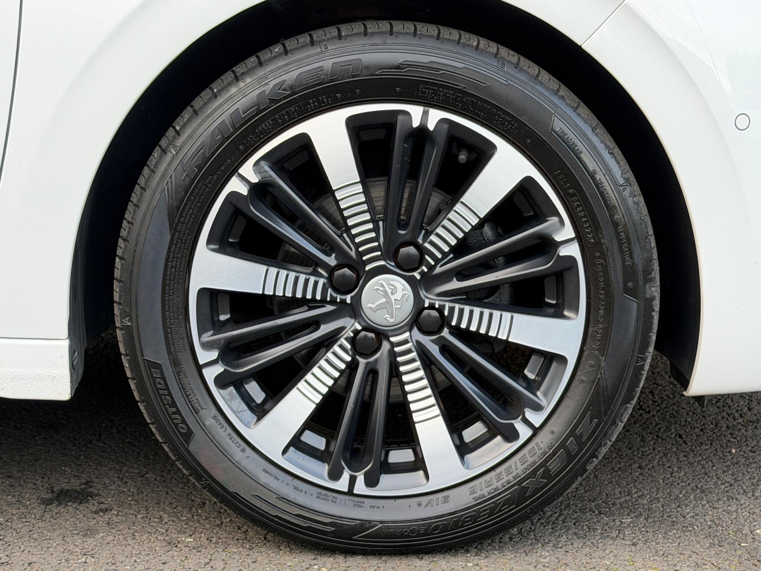 Used Peugeot 208 2018 for sale - 77683126: Photo 12