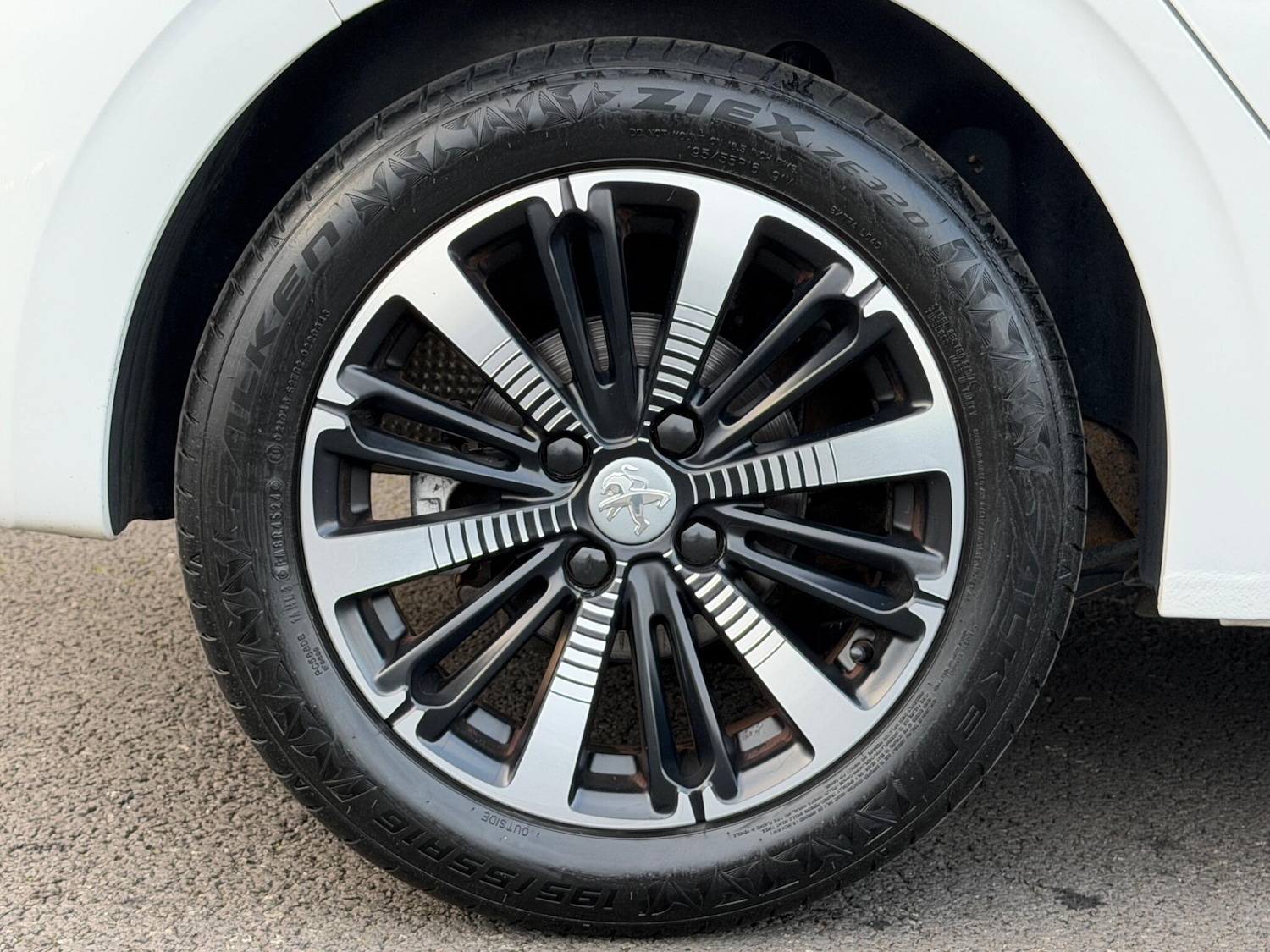 Used Peugeot 208 2018 for sale - 77683126: Photo 13