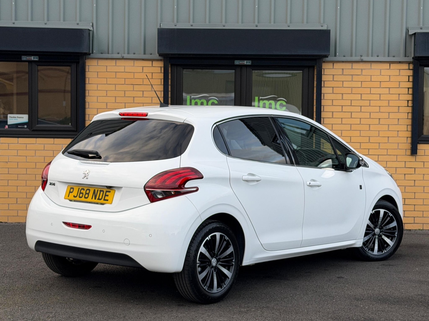 Used Peugeot 208 2018 for sale - 77683126: Photo 14