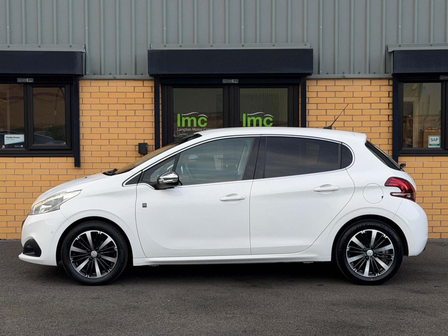Used Peugeot 208 2018 for sale - 77683126: Photo 21