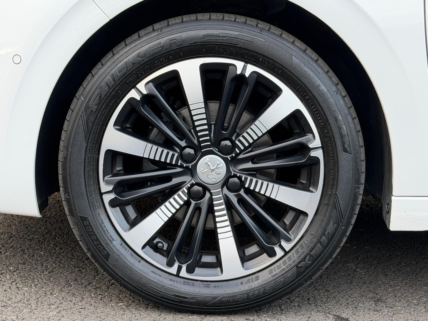 Used Peugeot 208 2018 for sale - 77683126: Photo 22