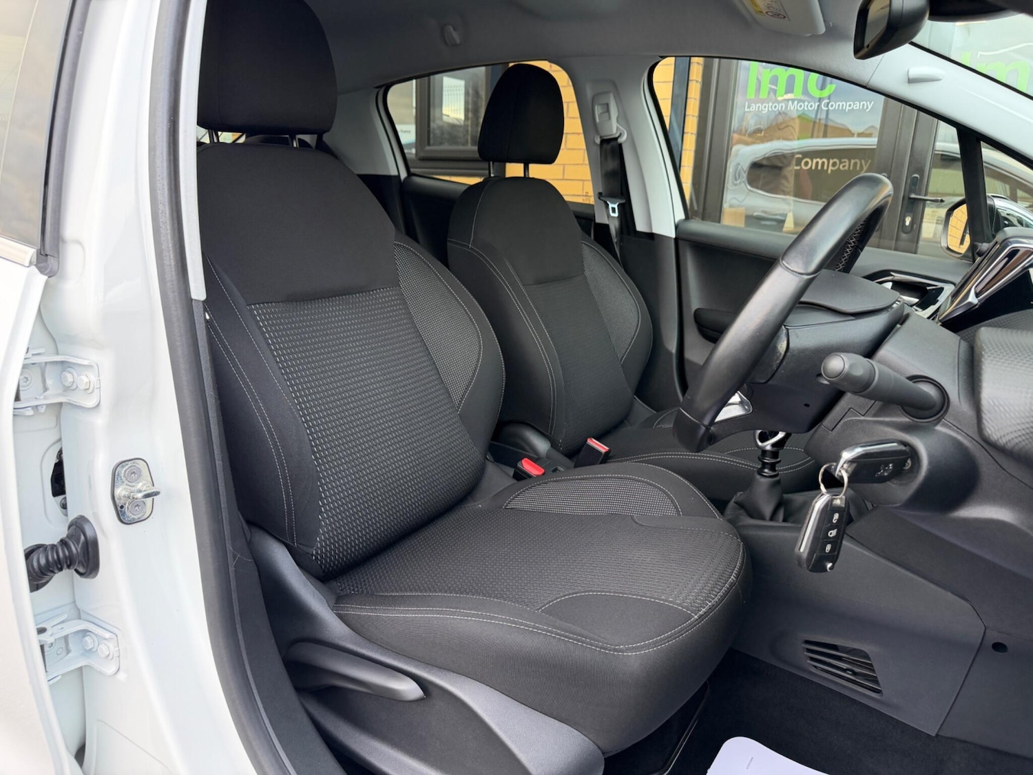 Used Peugeot 208 2018 for sale - 77683126: Photo 36