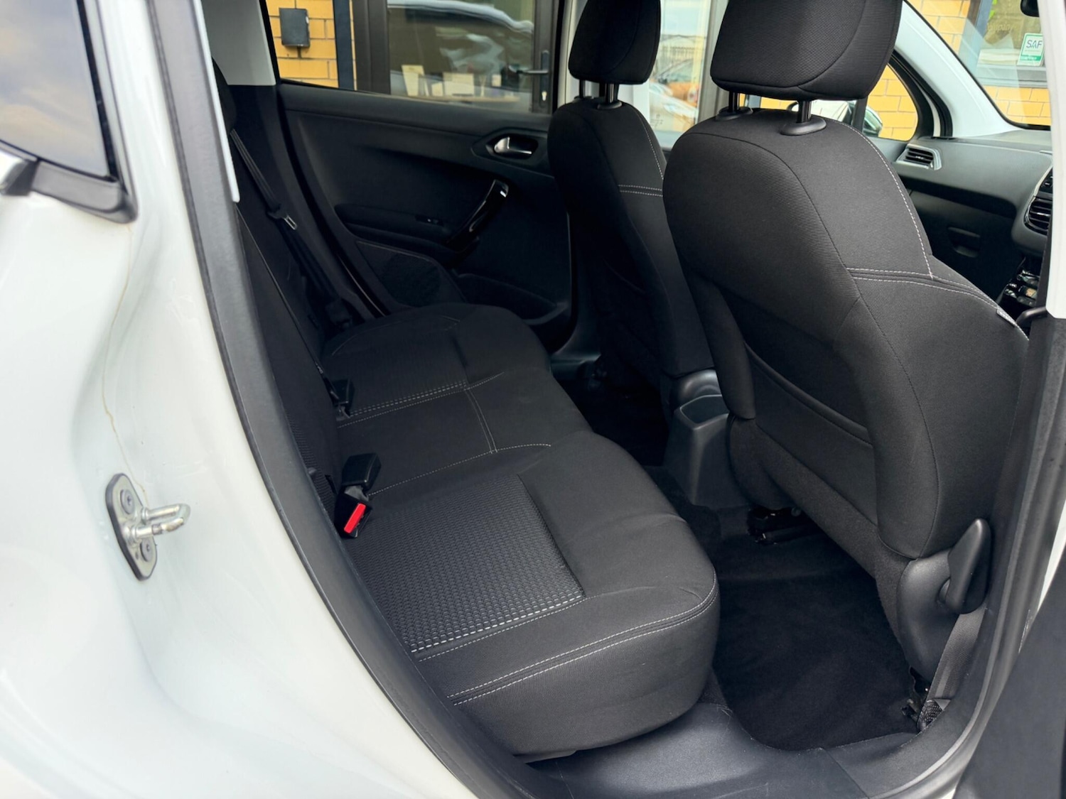 Used Peugeot 208 2018 for sale - 77683126: Photo 37