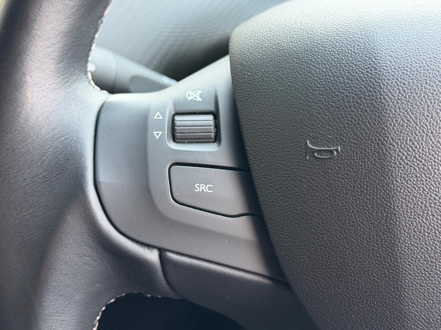 Used Peugeot 208 2018 for sale - 77683126: Photo 45