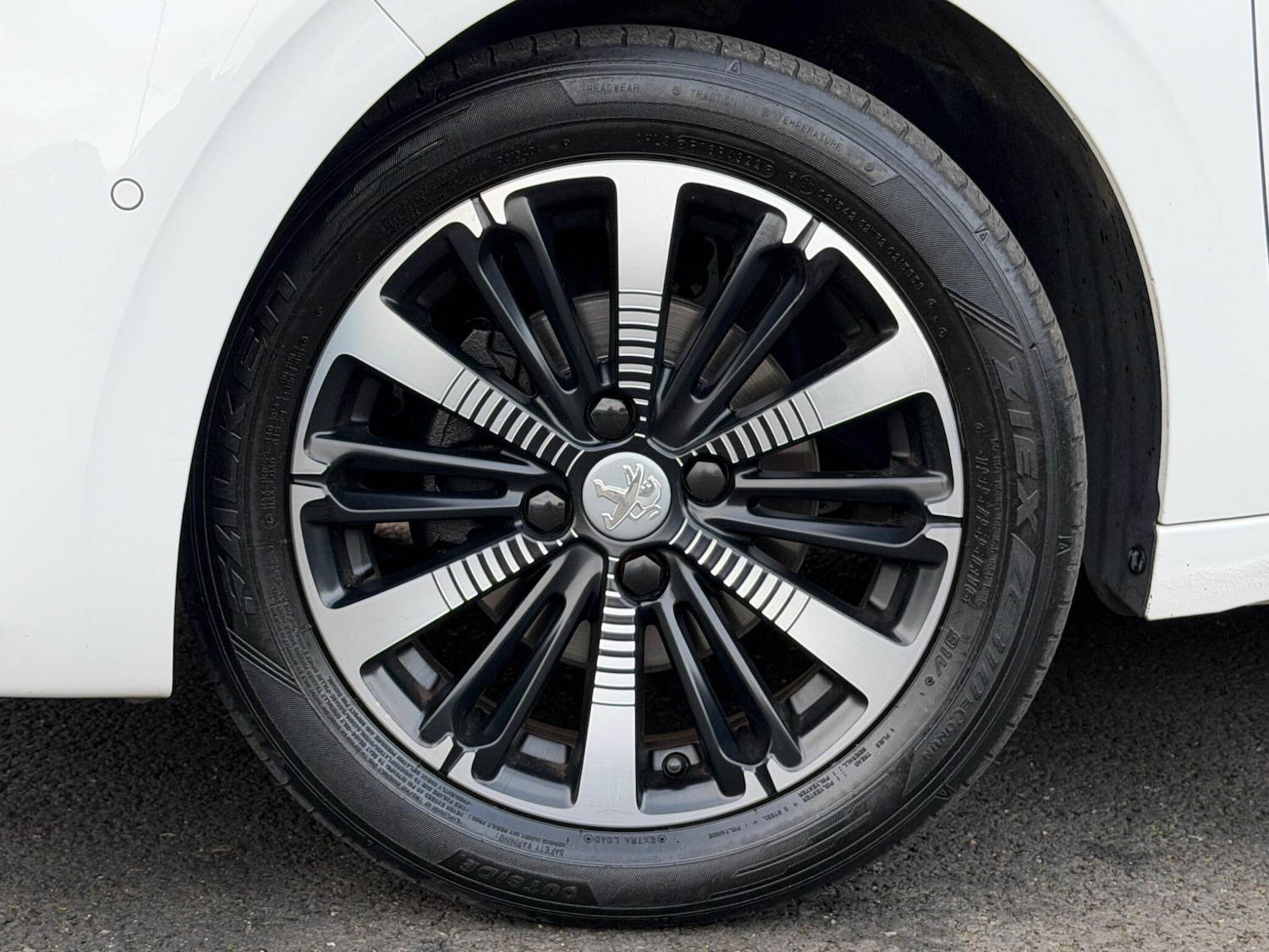 Used Peugeot 208 2018 for sale - 77683126: Photo 5