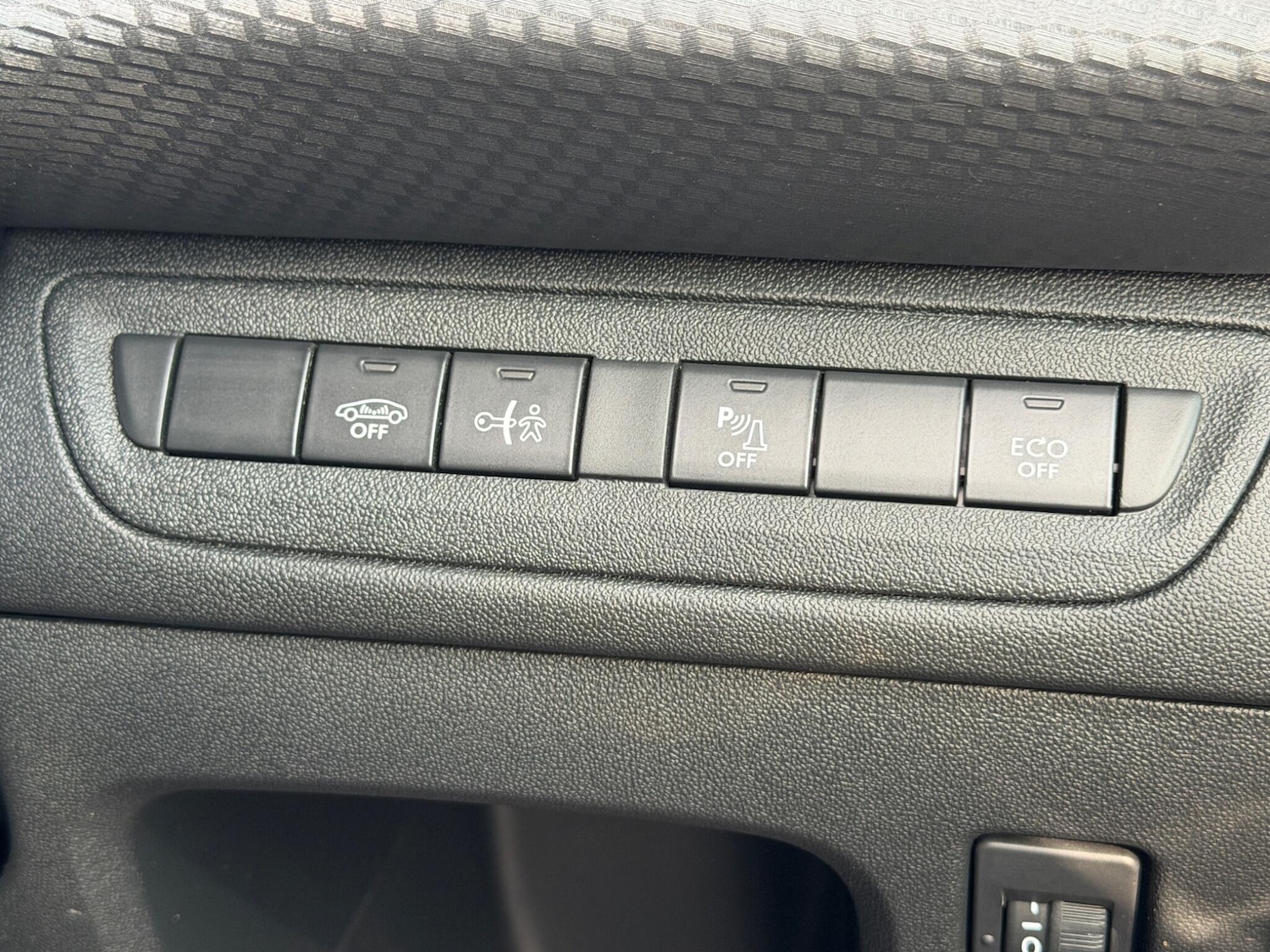 Used Peugeot 2008 2018 for sale - 78115710: Photo 58