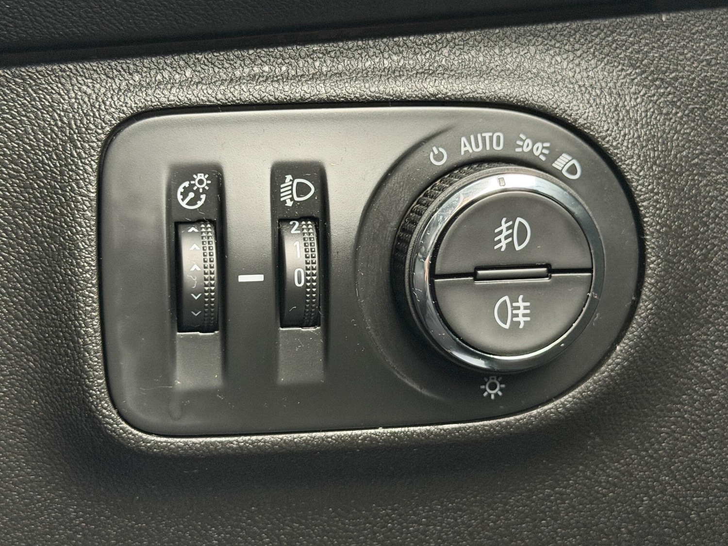 Used Vauxhall Corsa 2018 for sale - 76886084: Photo 59