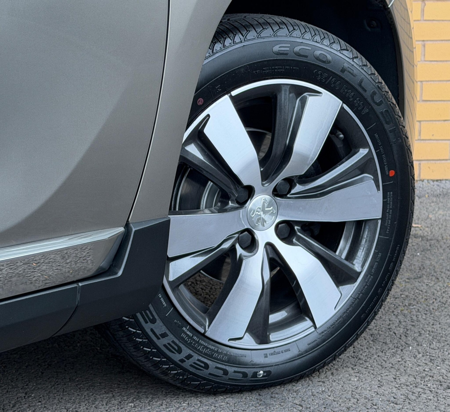 Used Peugeot 2008 2016 for sale - 78100233: Photo 14