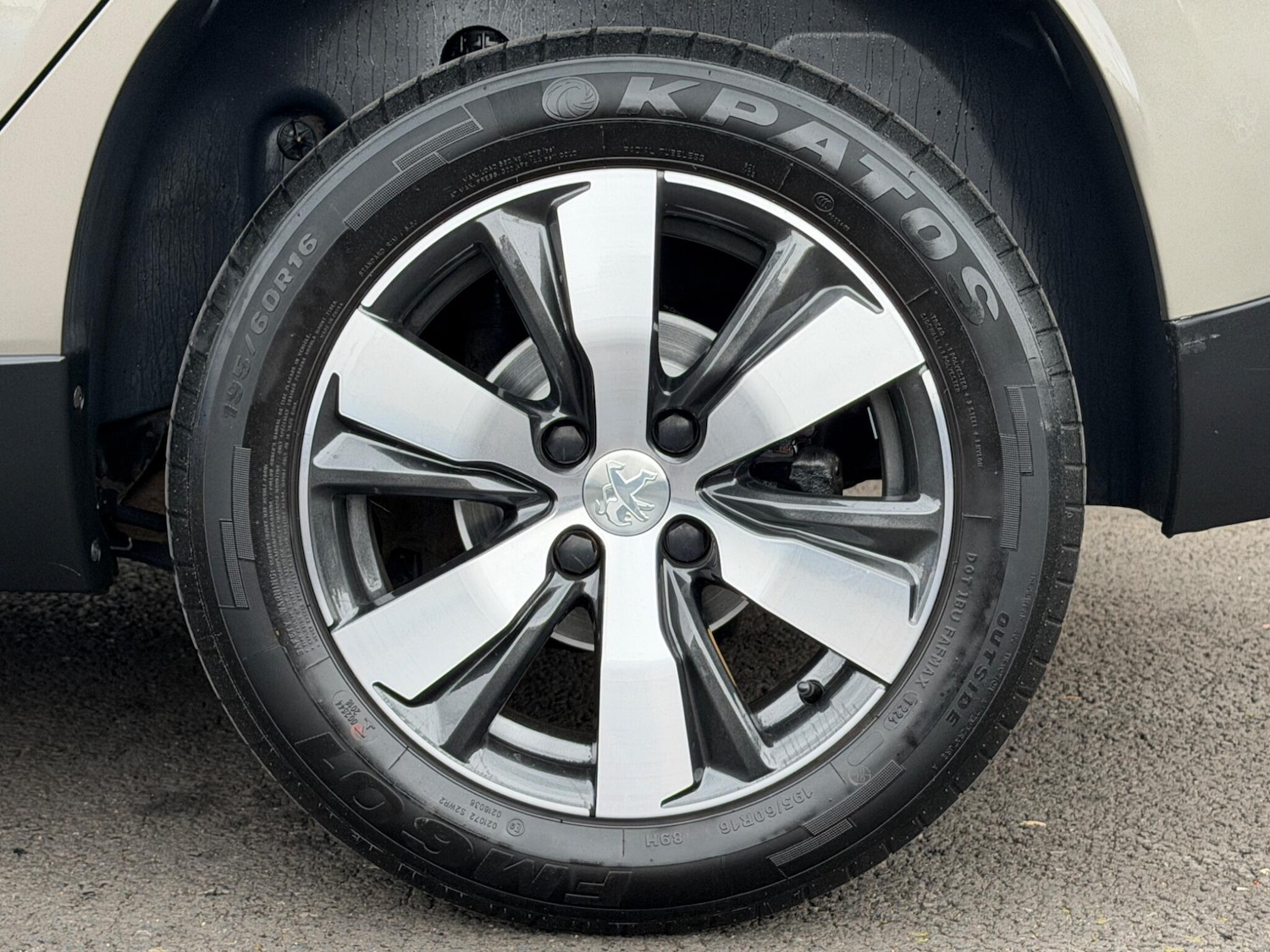 Used Peugeot 2008 2016 for sale - 78100233: Photo 21