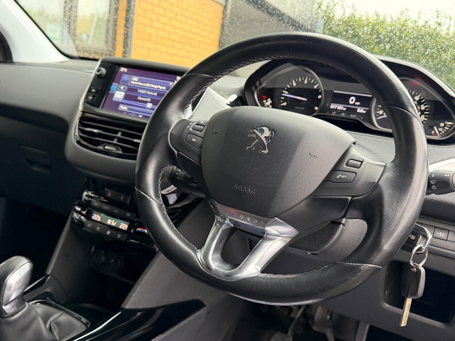 Used Peugeot 2008 2016 for sale - 78100233: Photo 32