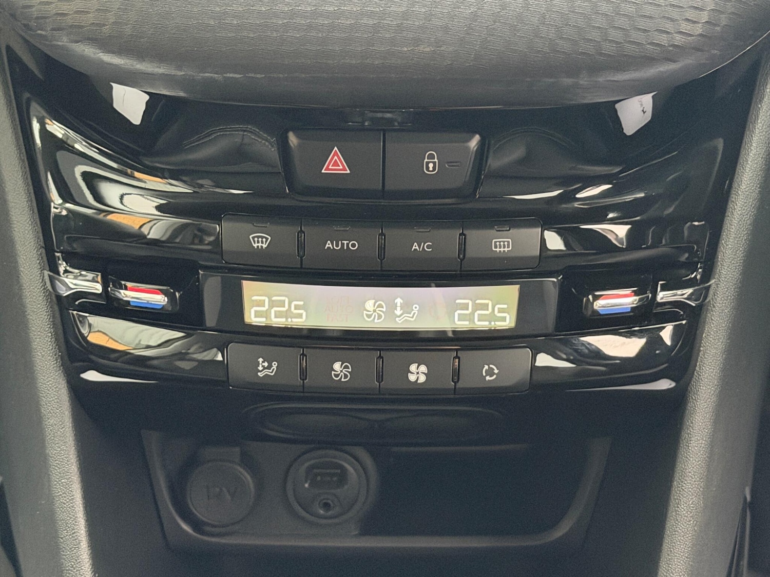 Used Peugeot 2008 2016 for sale - 78100233: Photo 39
