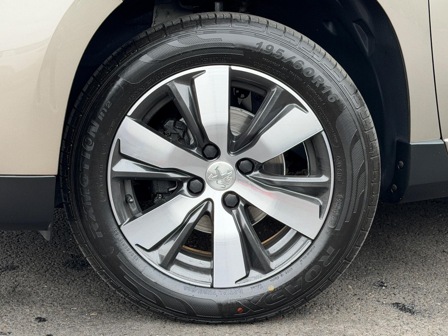 Used Peugeot 2008 2016 for sale - 78100233: Photo 5