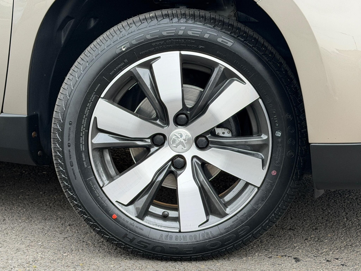 Used Peugeot 2008 2016 for sale - 78100233: Photo 9