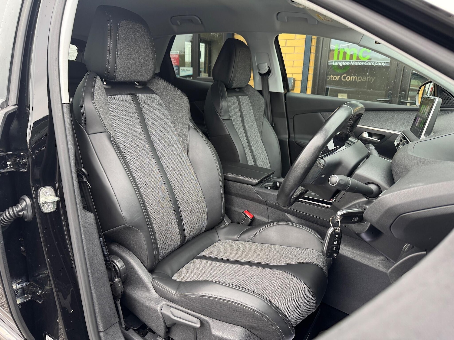 Used Peugeot 3008 2018 for sale - 76886083: Photo 36