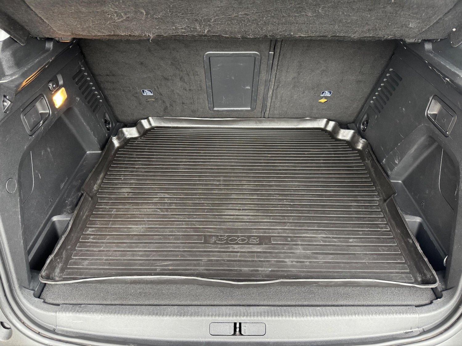 Used Peugeot 3008 2018 for sale - 76886083: Photo 38