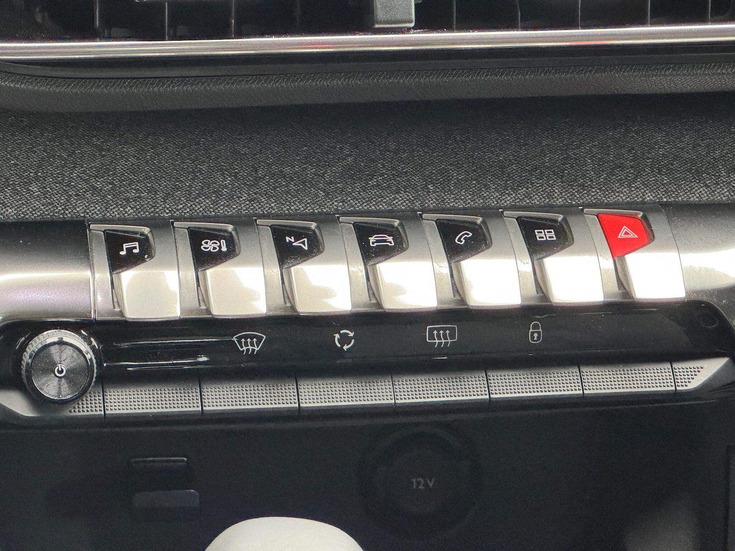 Used Peugeot 3008 2018 for sale - 76886083: Photo 42