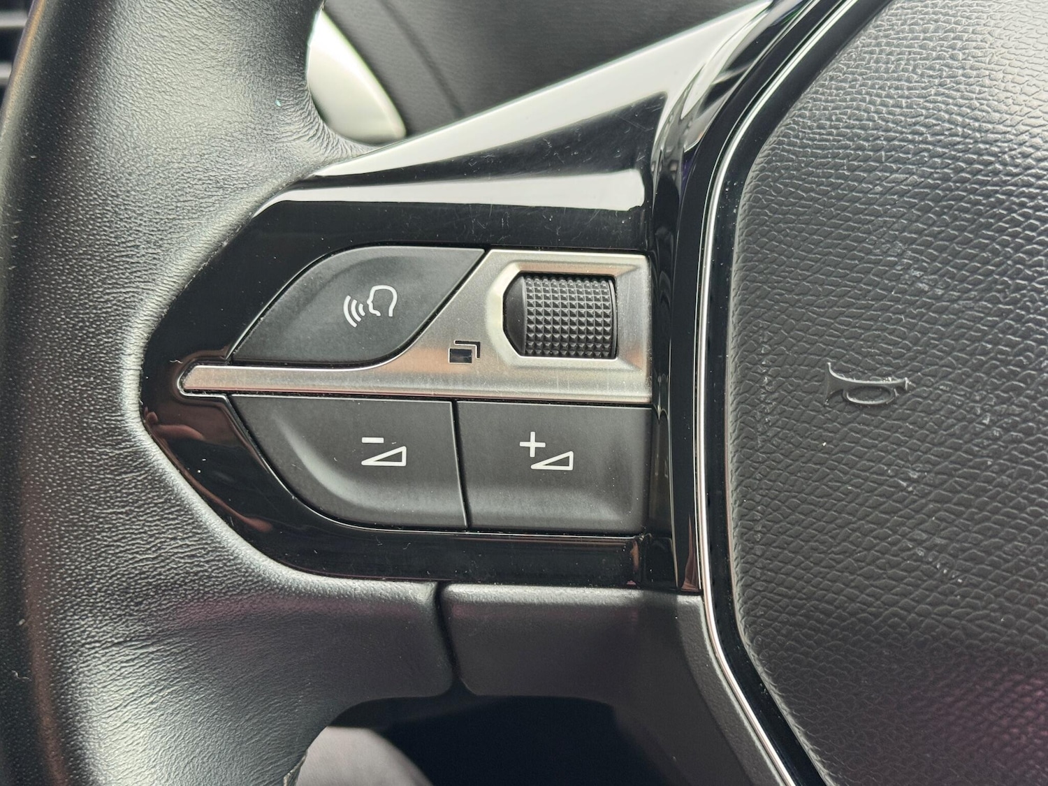 Used Peugeot 3008 2018 for sale - 76886083: Photo 46