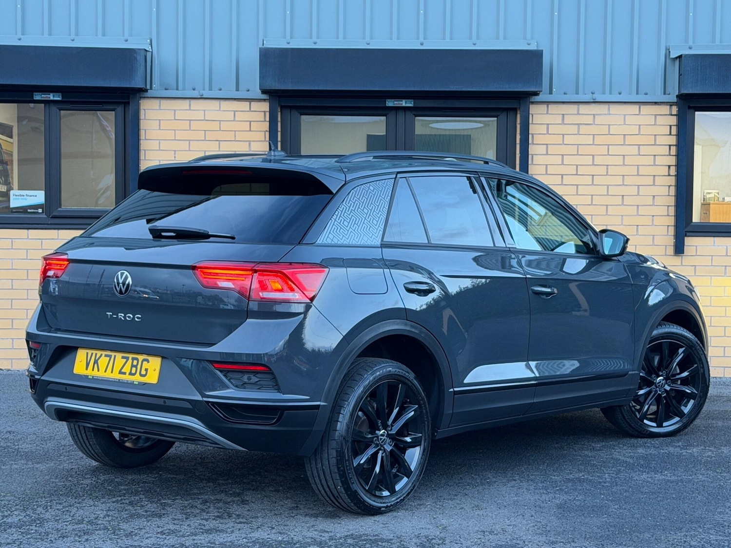 Used Volkswagen T-Roc for sale - 77238183: Photo 14