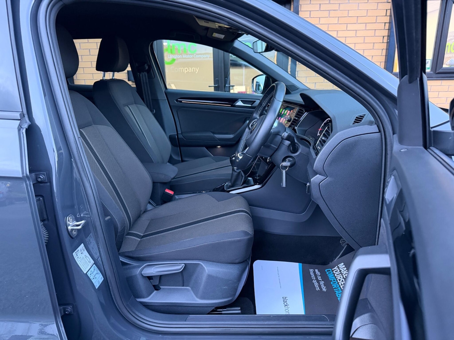 Used Volkswagen T-Roc for sale - 77238183: Photo 35