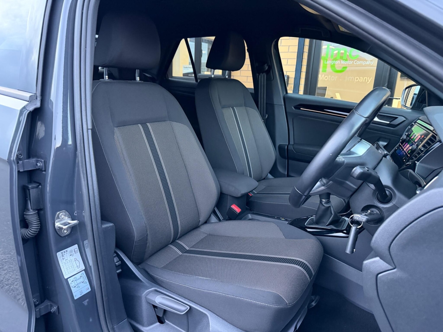 Used Volkswagen T-Roc for sale - 77238183: Photo 37