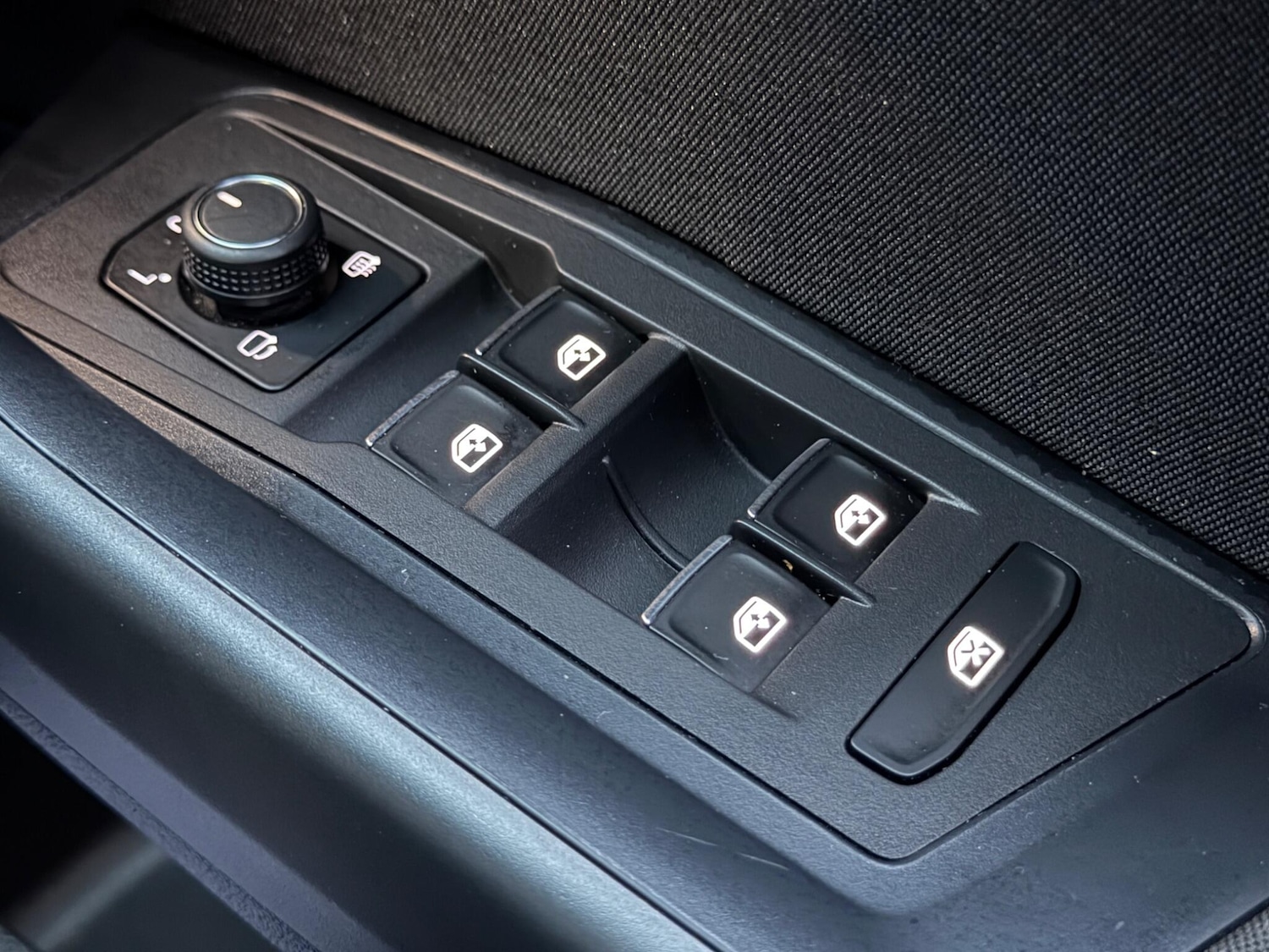 Used Volkswagen T-Roc for sale - 77238183: Photo 59