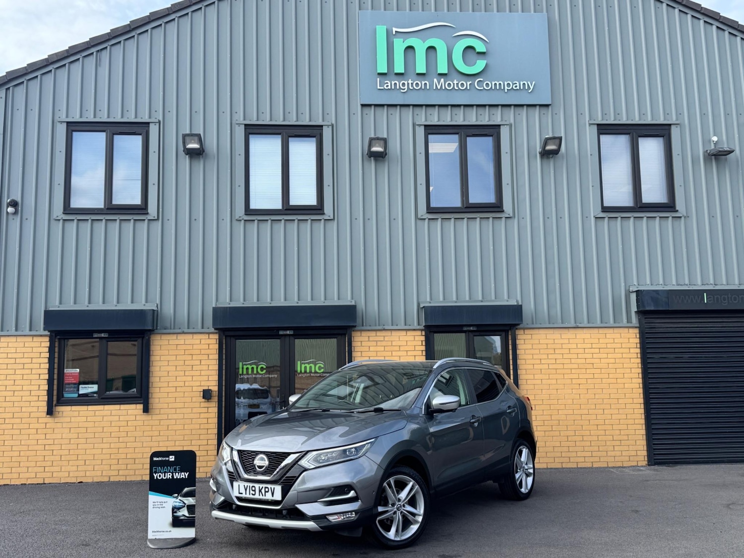 Used Nissan Qashqai for sale - 76887203: Photo 2