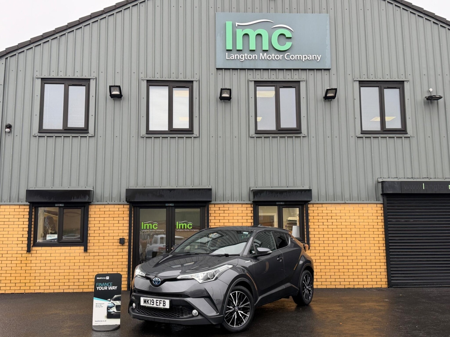 Used Toyota C-HR 2019 for sale - 77469206: Photo 2