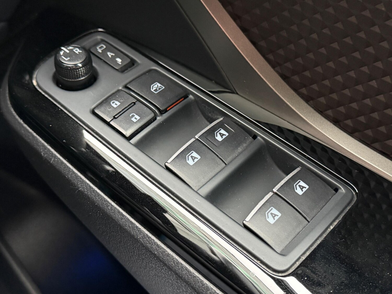 Used Toyota C-HR 2019 for sale - 77469206: Photo 56