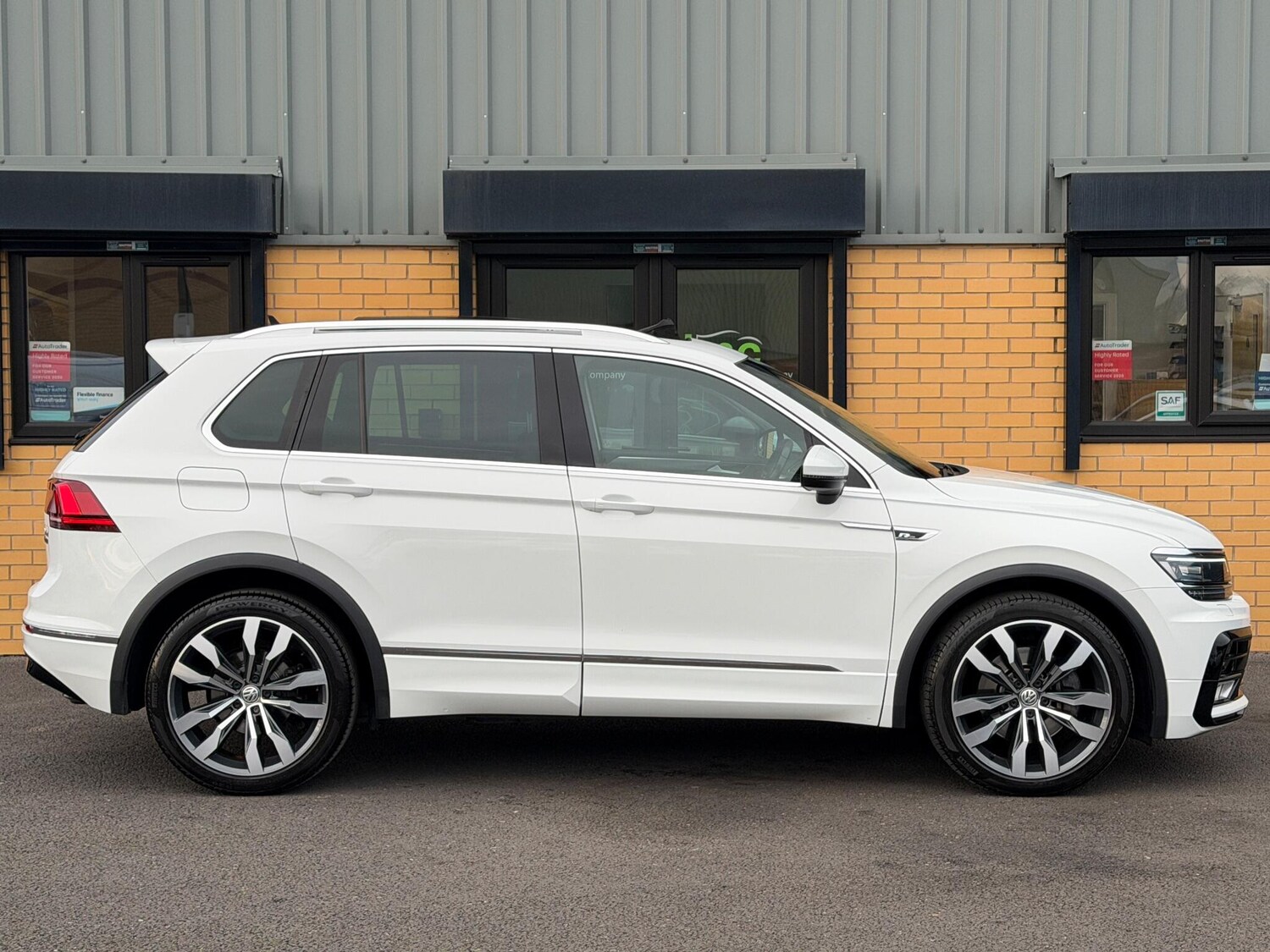 Used Volkswagen Tiguan 2017 for sale - 76886831: Photo 11