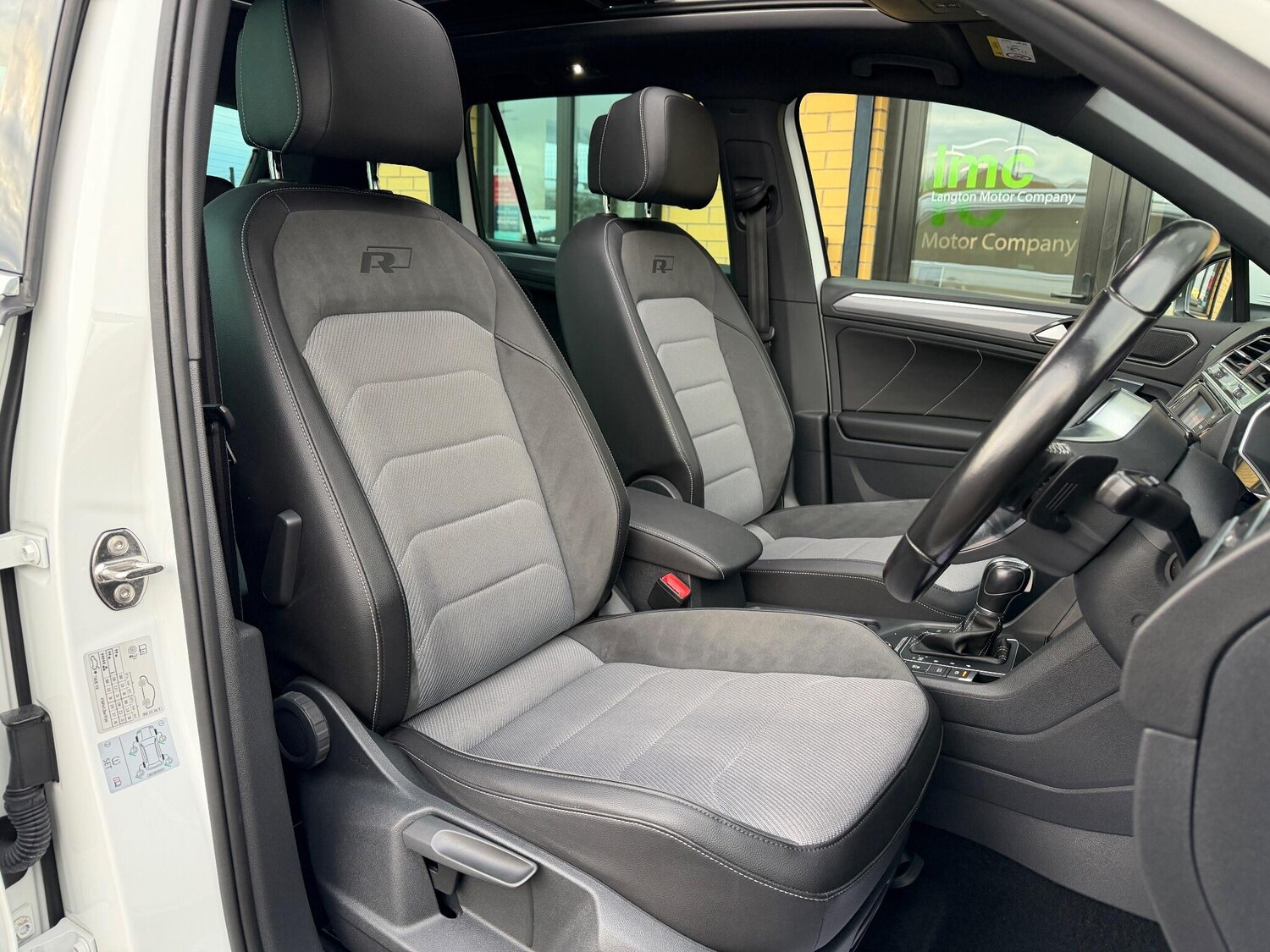 Used Volkswagen Tiguan 2017 for sale - 76886831: Photo 35