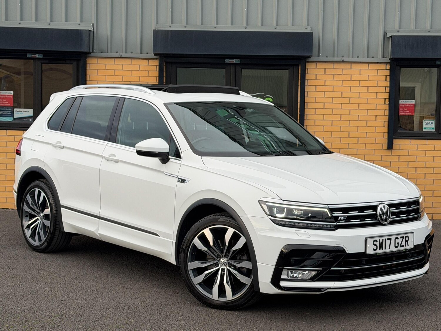 Used Volkswagen Tiguan 2017 for sale - 76886831: Photo 8