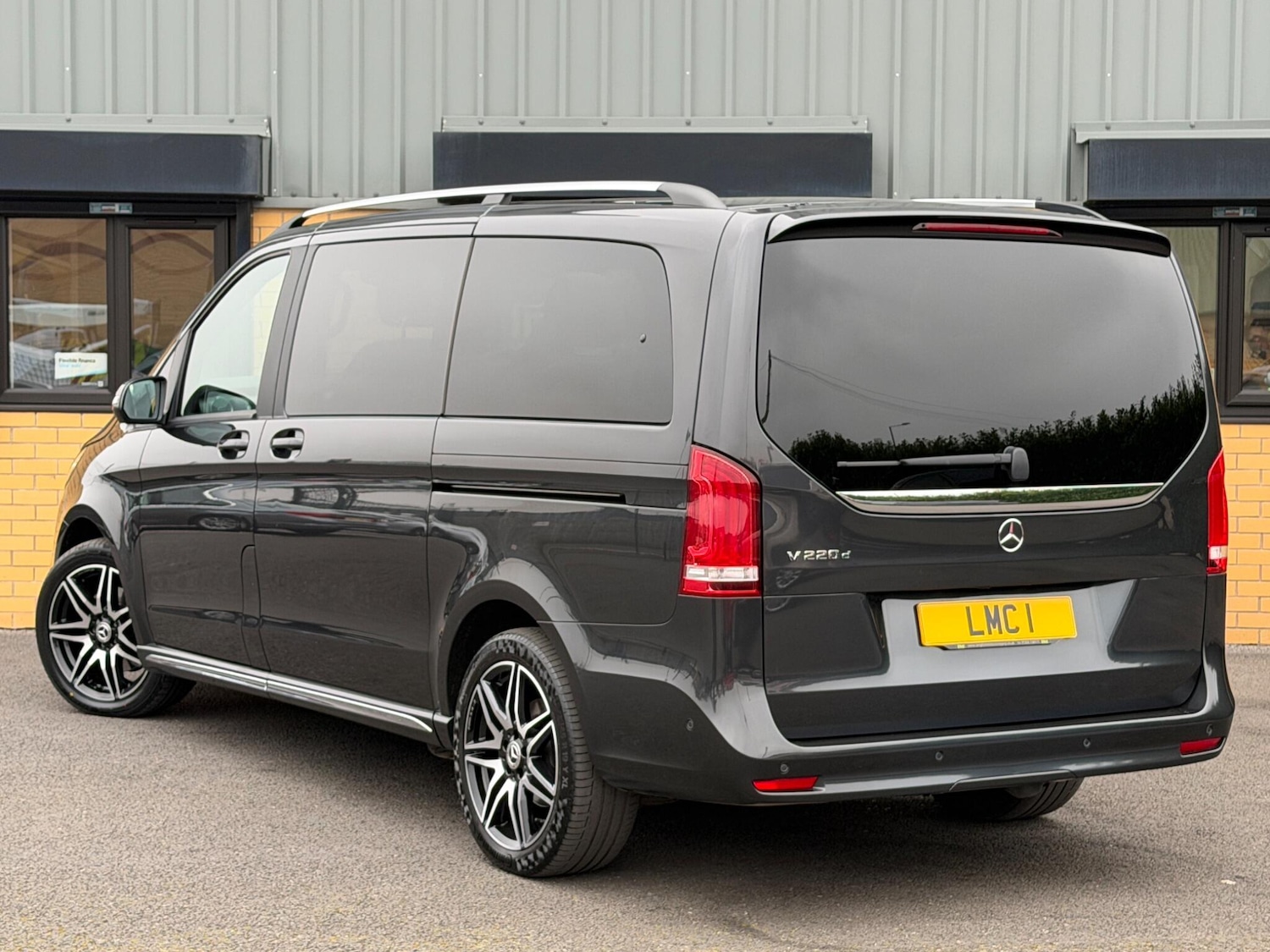 Used Mercedes-Benz V-Class 2024 for sale - 77969659: Photo 18