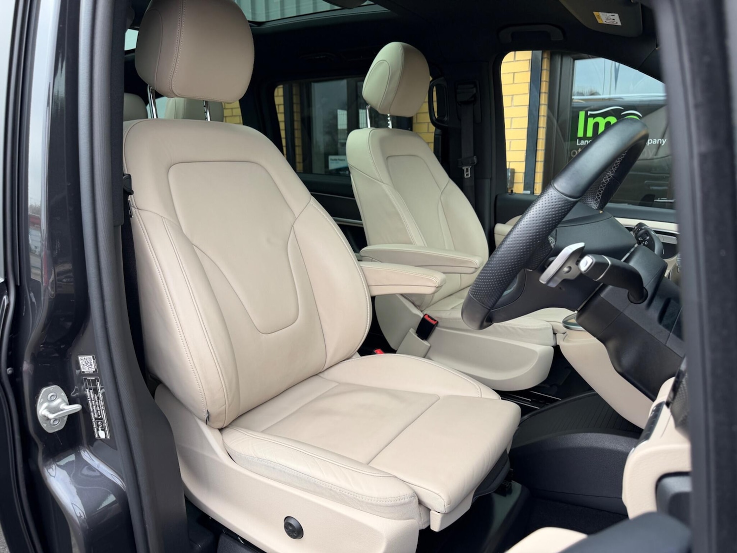 Used Mercedes-Benz V-Class 2024 for sale - 77969659: Photo 34